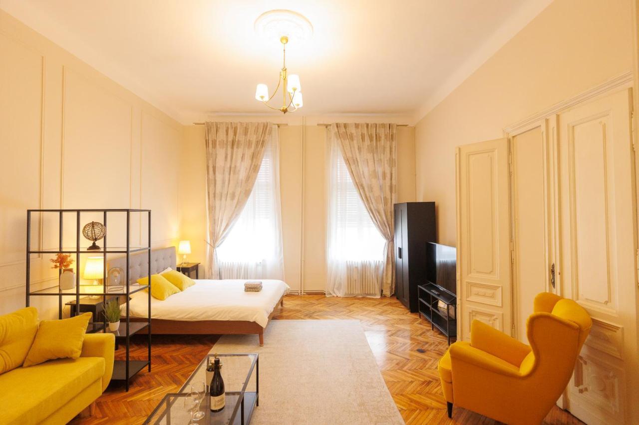 Spacious Flat In Old Town Wi-fi Apartament